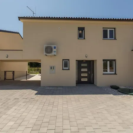 Lanterna 2 By Seeadria Agency *